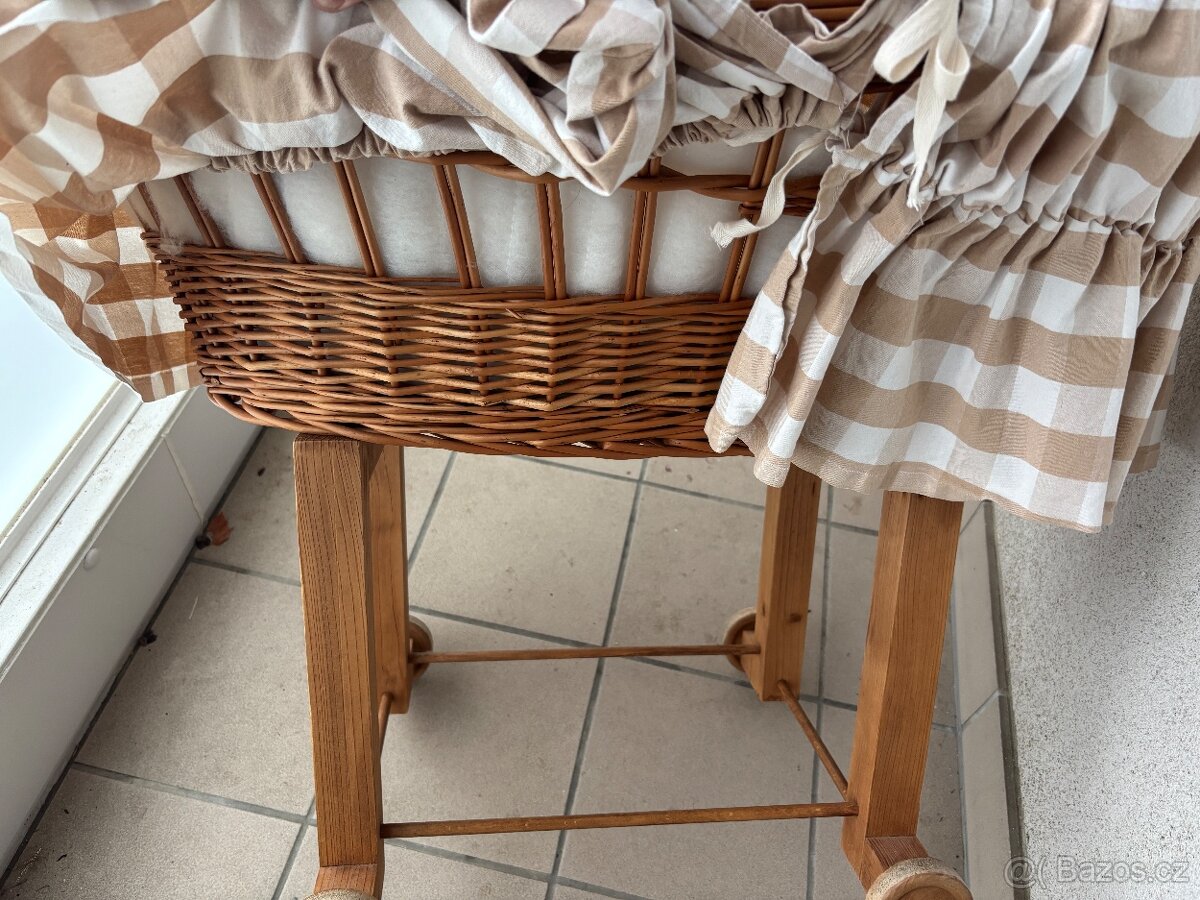 Proutěný koš na miminko - 2
