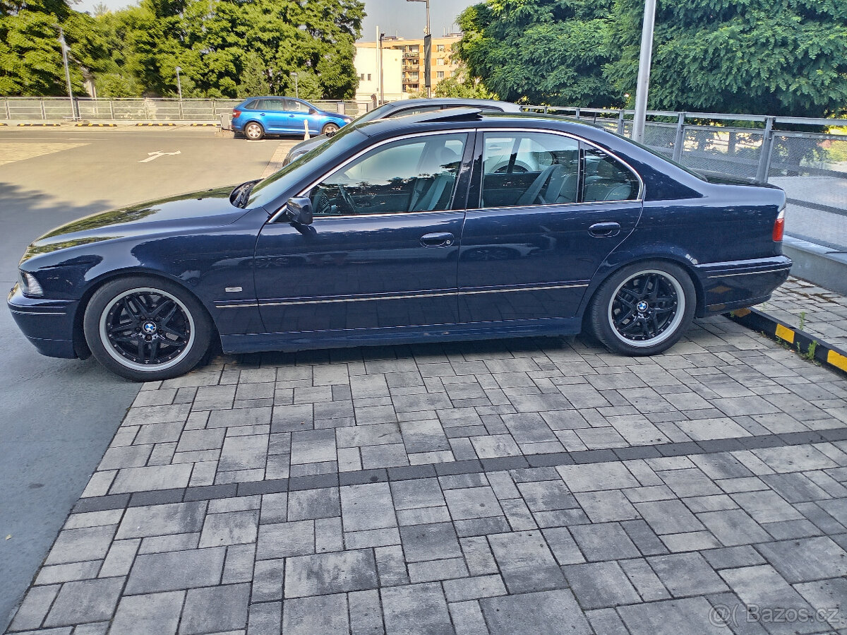 Prodám BMW e39 540i V8 210kW 6st. manuál - 2