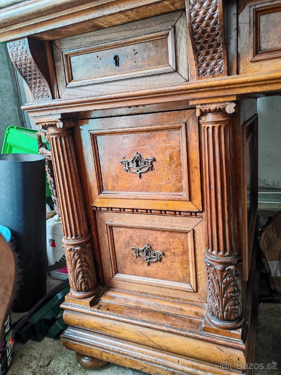 historicky pisaci stol - 2