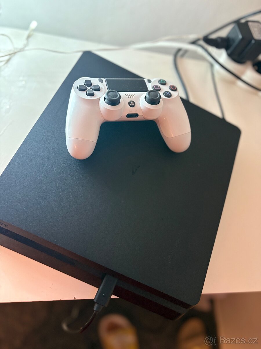 PlayStation 4 - 2