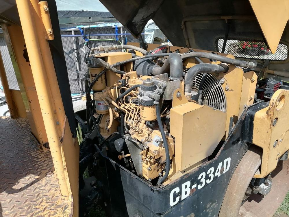 Valec CATERPILLAR - 2