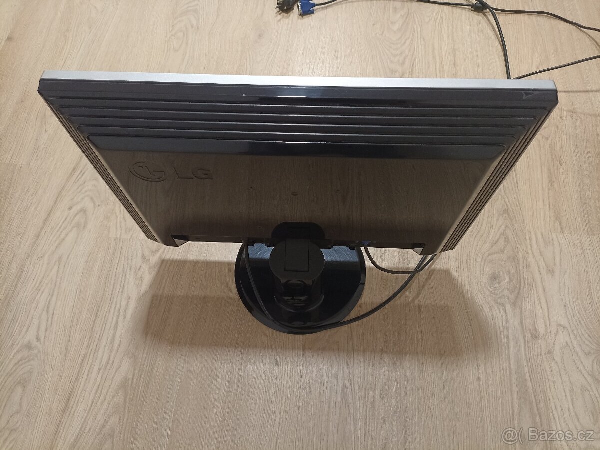monitor LG FLATRON L225WS - 2
