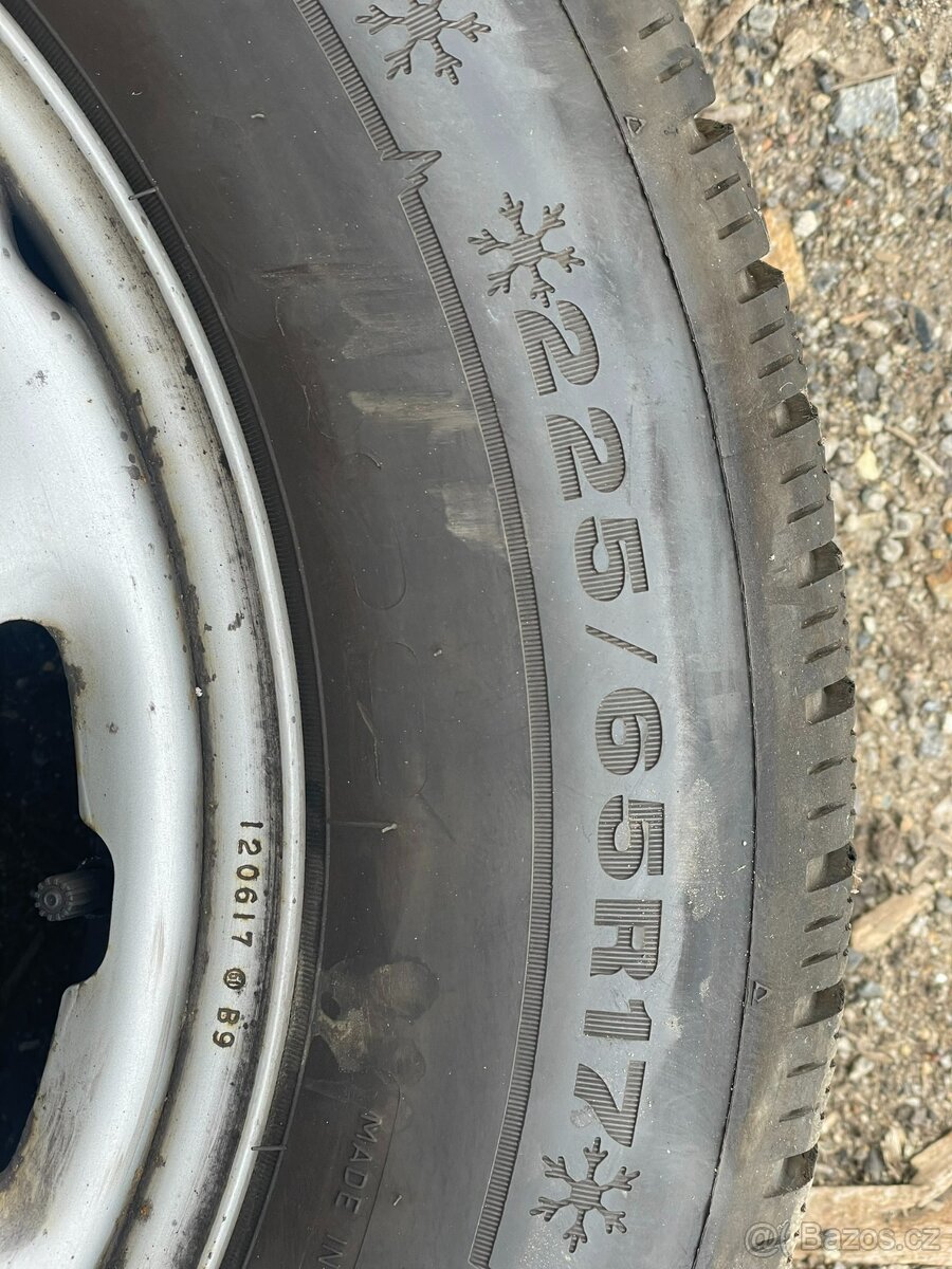 Zimní pneumatiky na Mazda CX5 R 17225/65 - 2