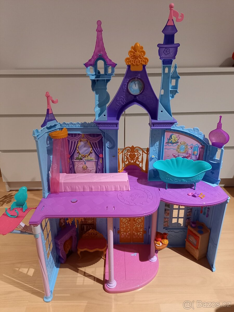 Palác Disney, domeček pro panenky - 2