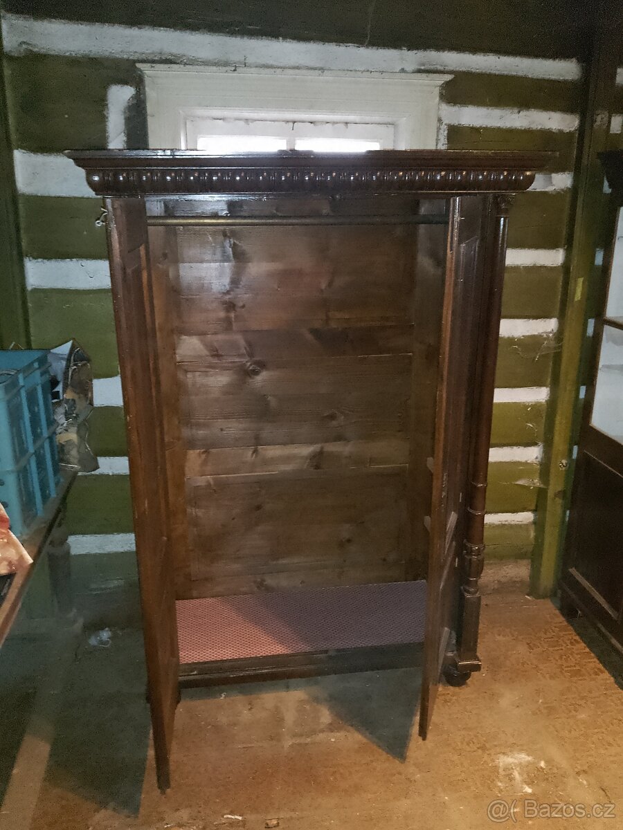 Stará skříň - 2