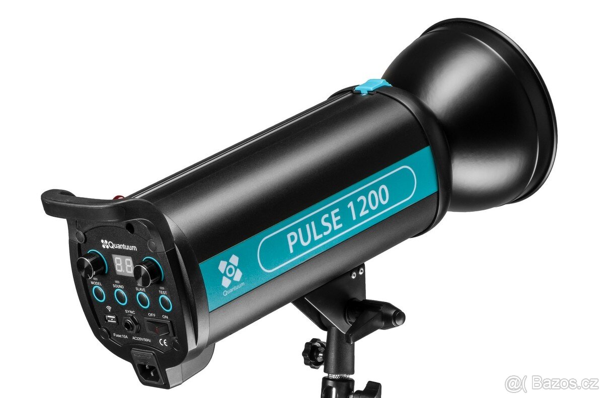 Prodám Studiový blesk Quantuum Pulse 1200W, 3x použitý - 2