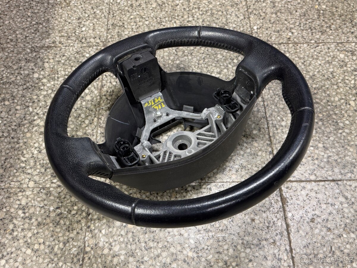 Kožený volant Nissan Qashqai J10 / NV200 - 2