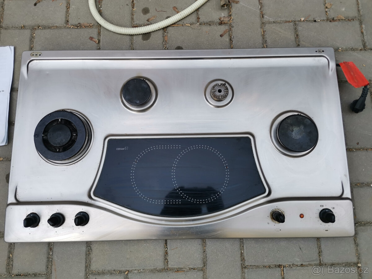 Vestavná vařidlová deska Ariston - 2