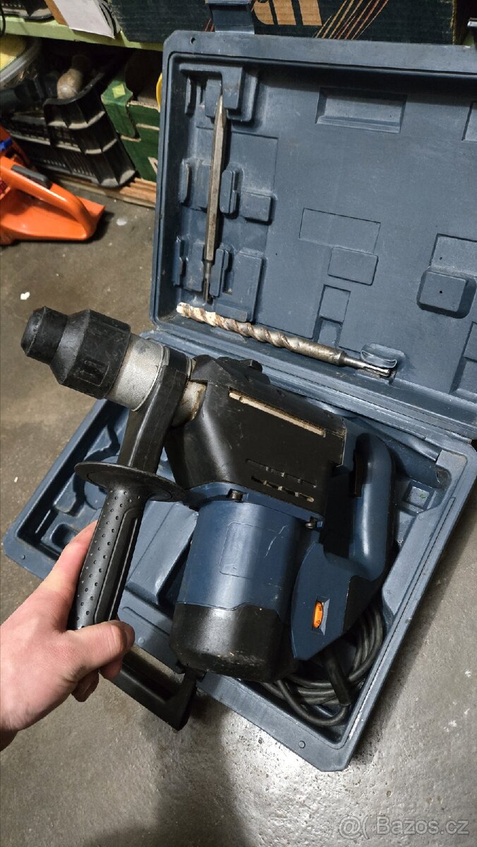 Bourací a vrtací kladivo - 2