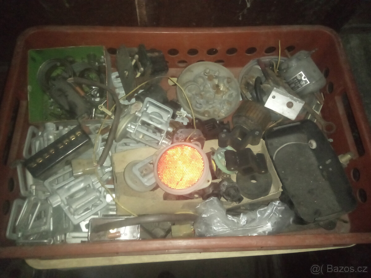 Automoto veteš především Škodovky, Žiguly, Trabanty... - 2