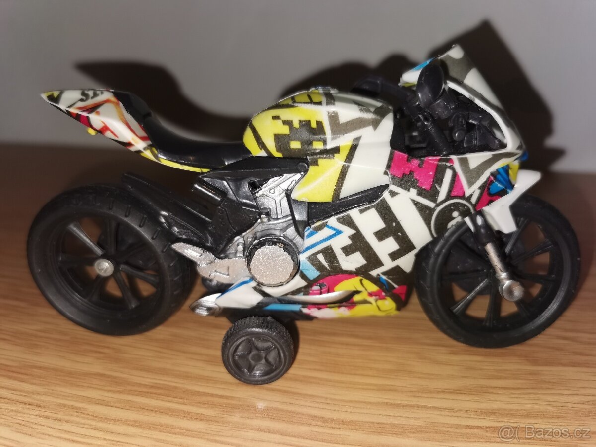 Hračka - kapotážovaná motorka, figurka na skateboardu - 2