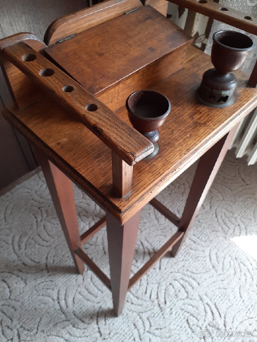 Starožitný kuřácký stolek - 2