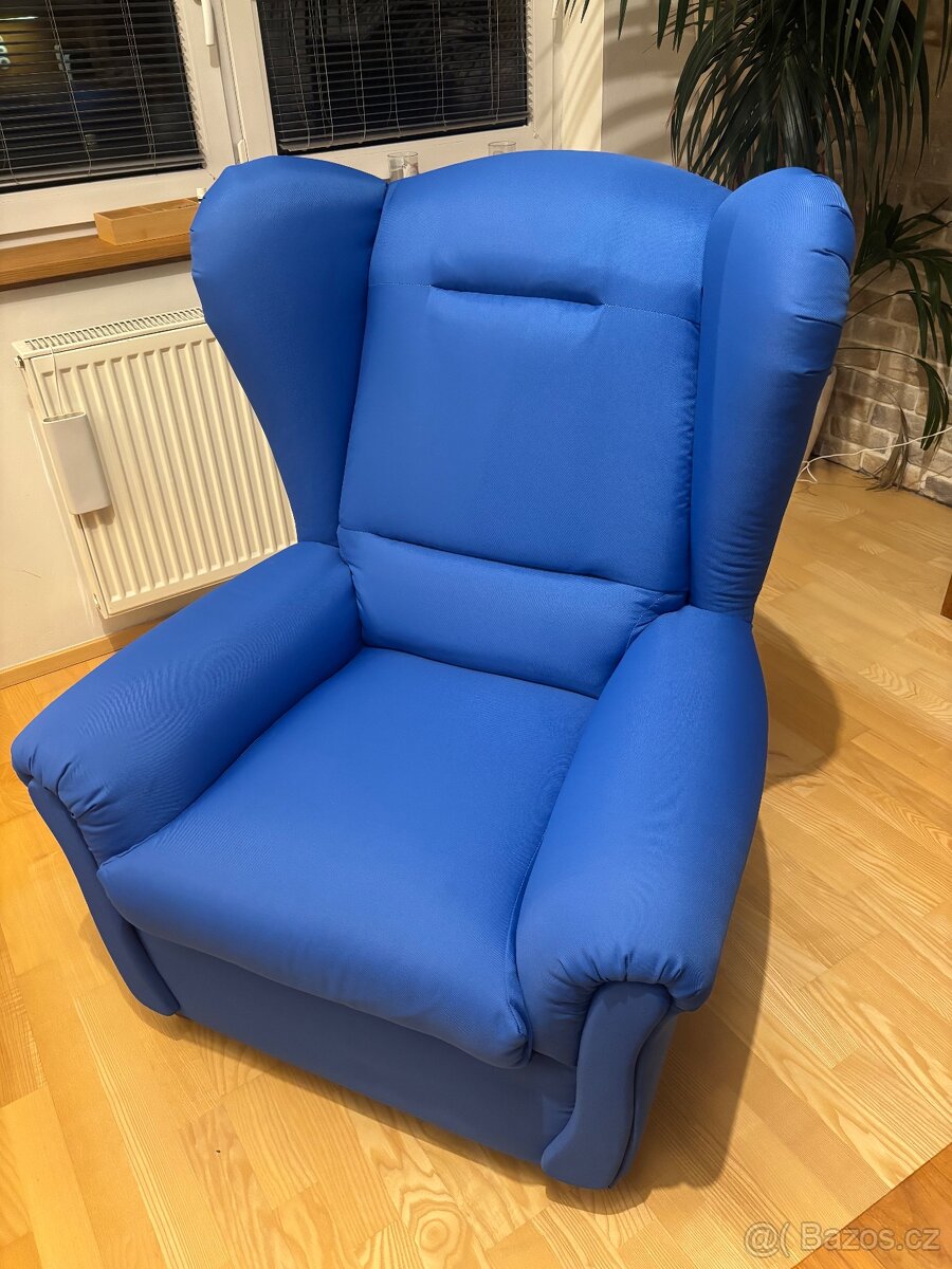Krásné modré křeslo - 2