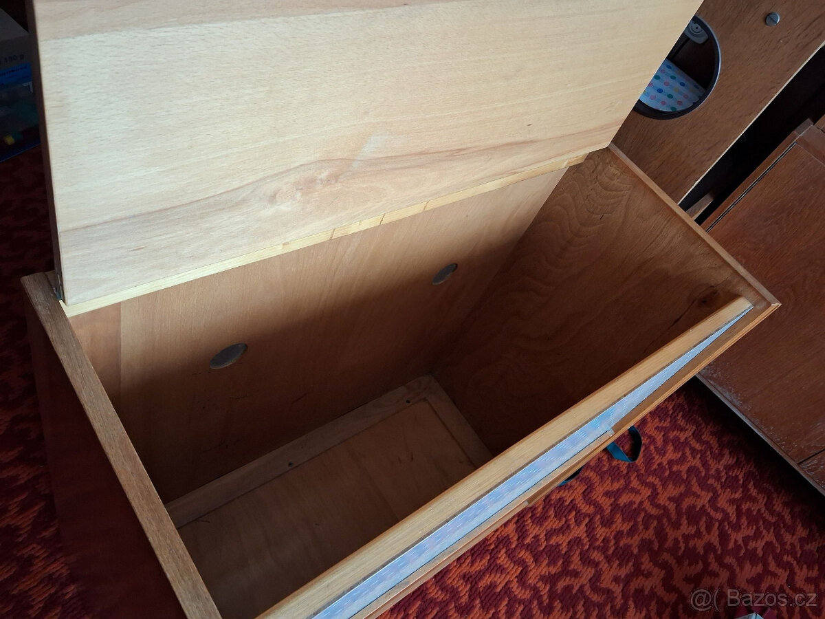 Peřináče a úložné skříňky - 2