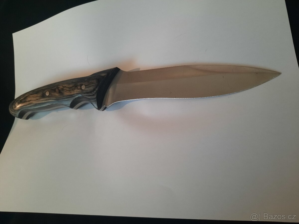 Dlouhý pevný nůž - 2