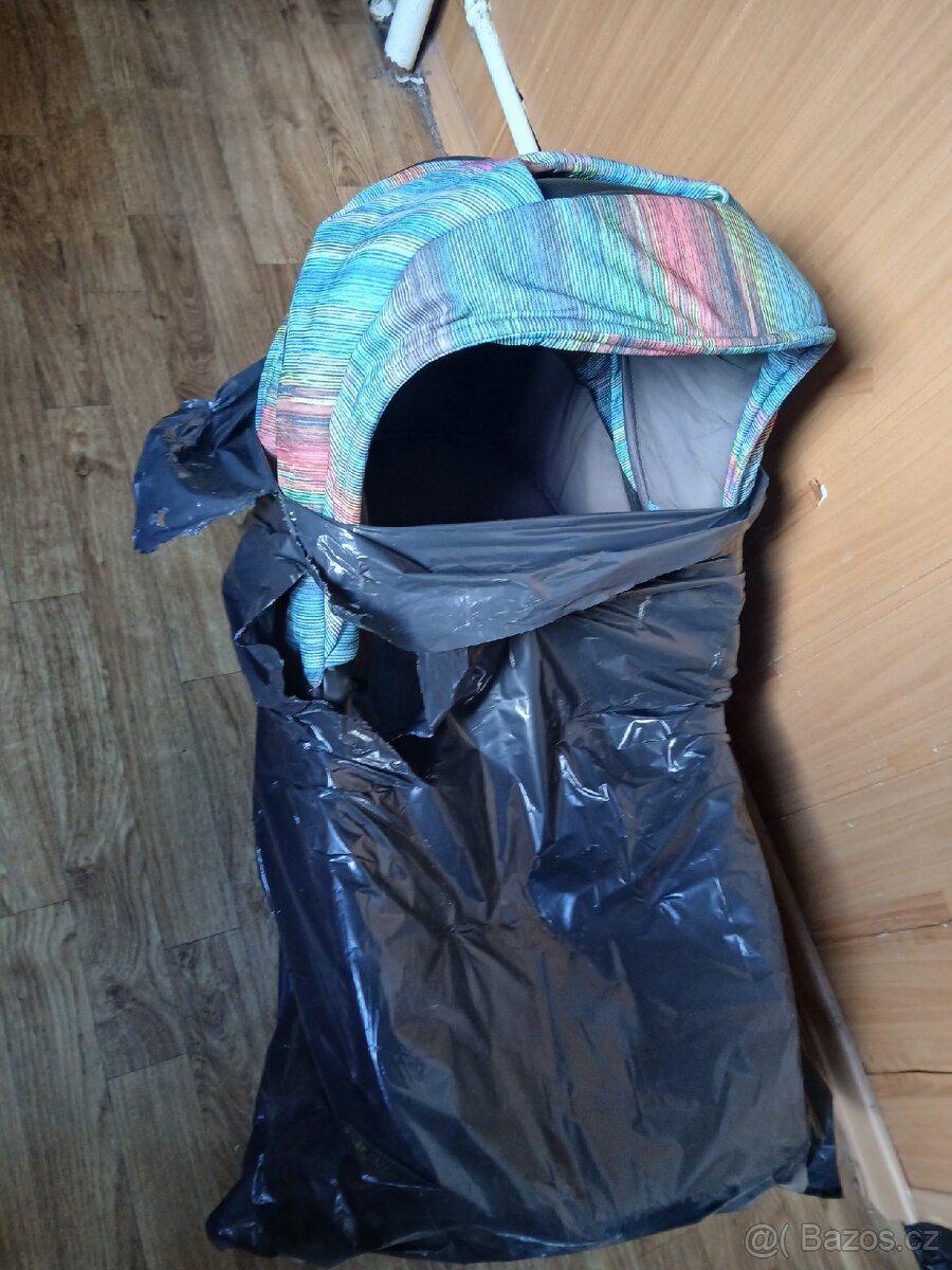 Kočárek a autosedacka - 2