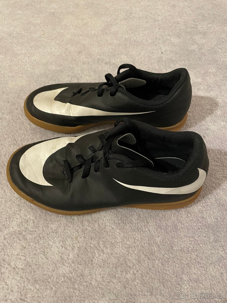Sálová obuv Nike, vel. 35,5 - 2