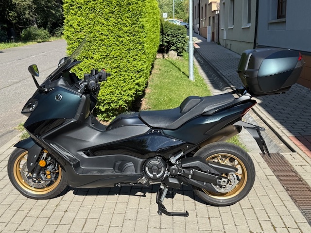 Yamaha TMAX Tech Max 560 - 2