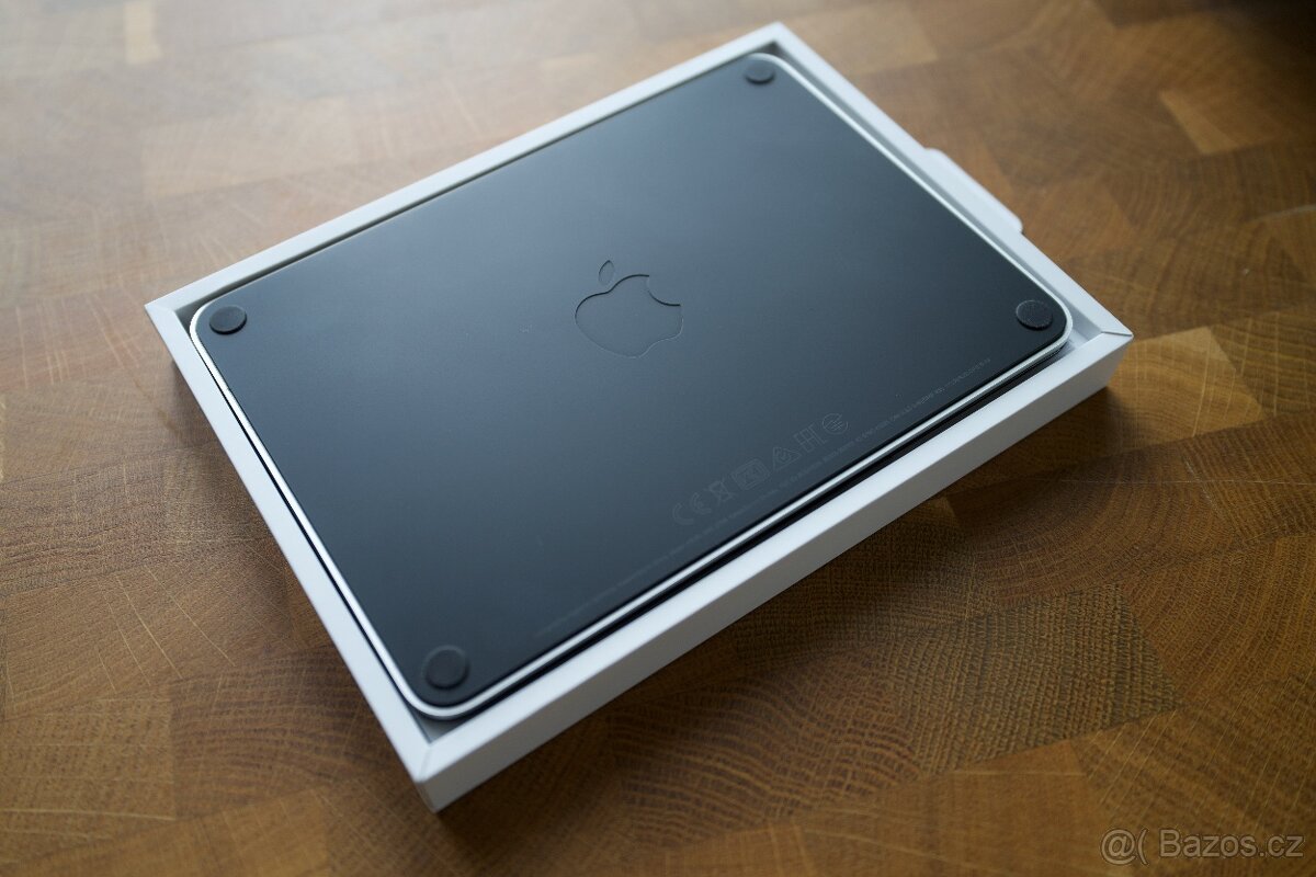 Magic Trackpad (Lightning) – černý - 2