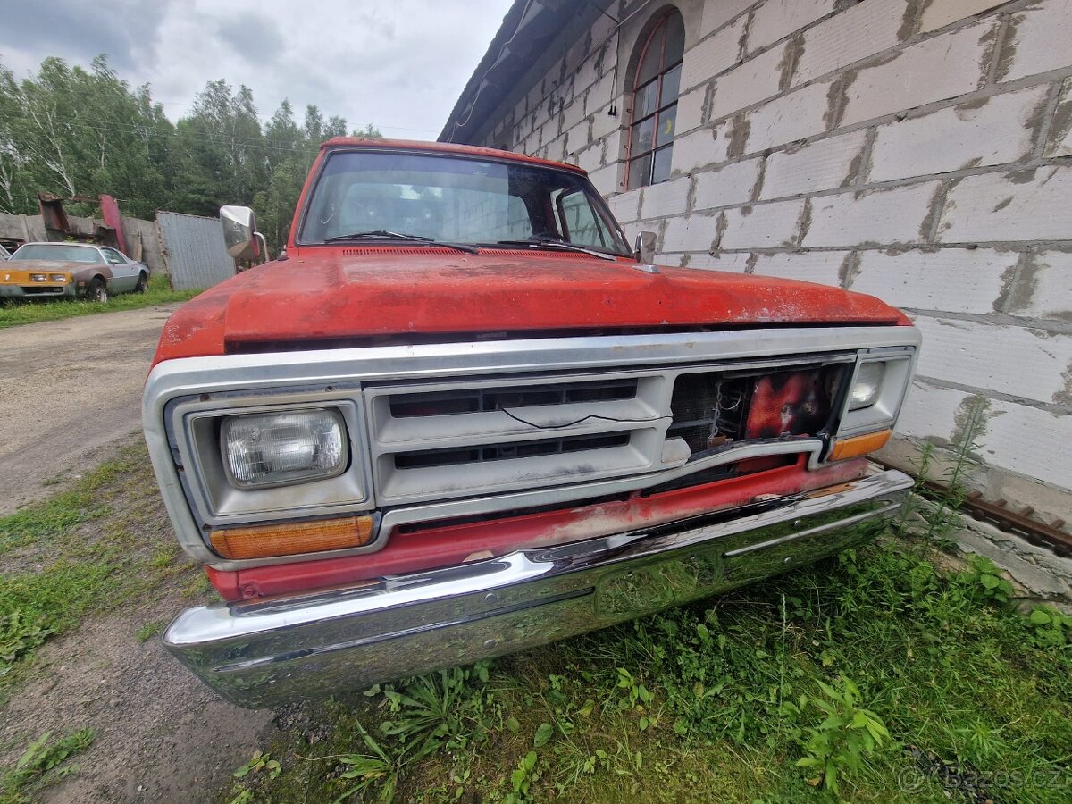 1987 Dodge Ram D100 318 V8 - 2