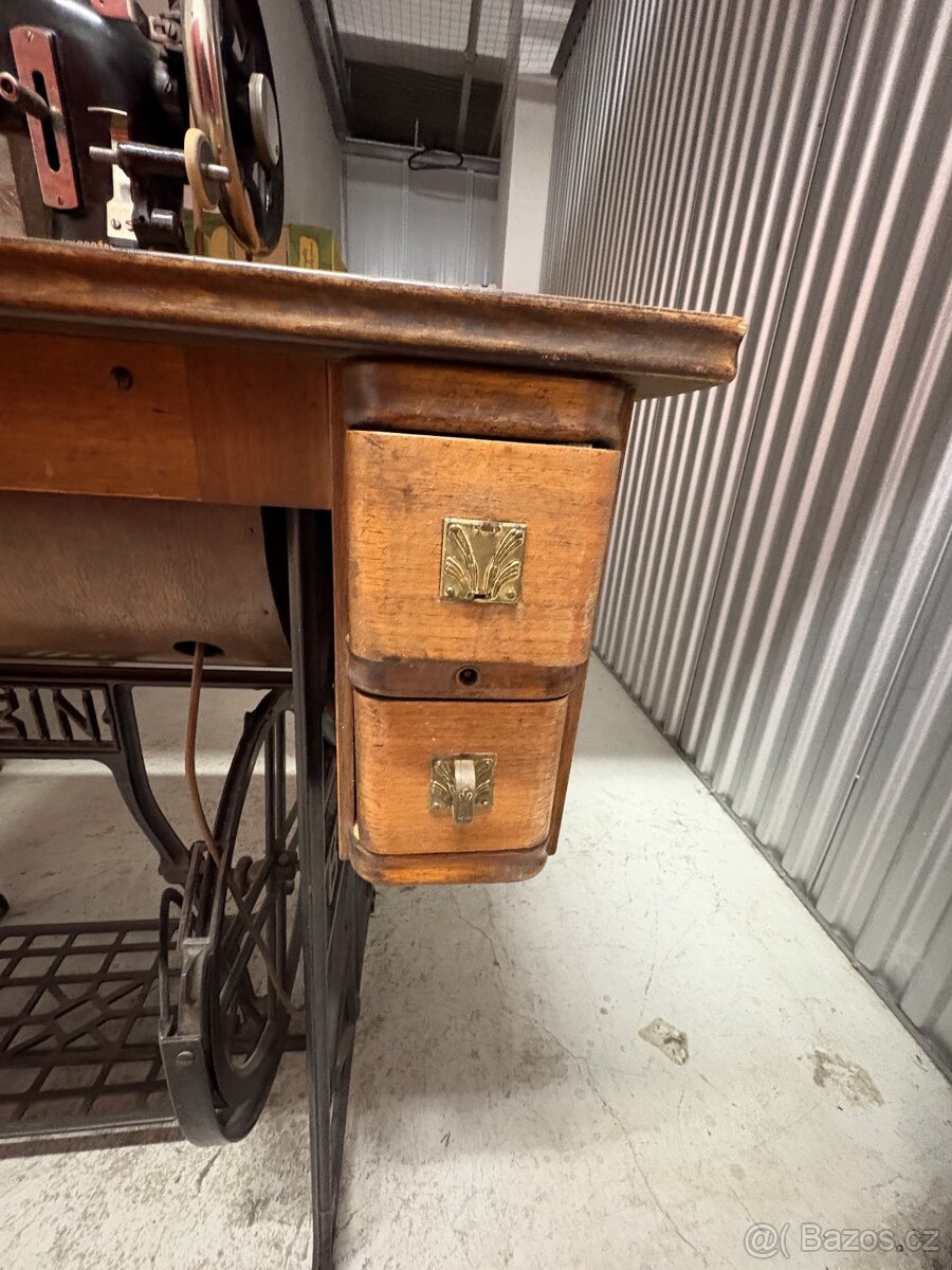 Starožitný šicí stroj Robin - 2