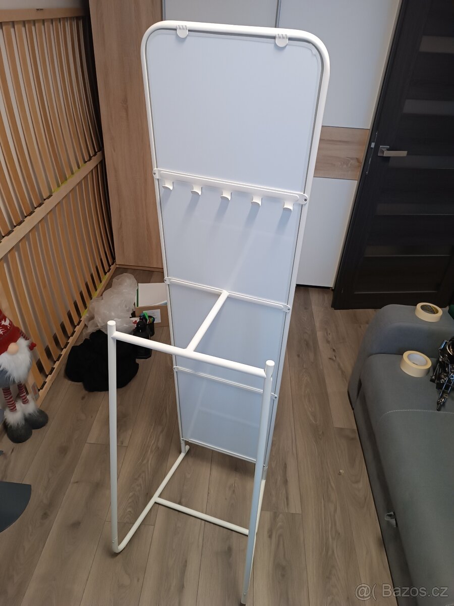 Zrcadlo s věšáky - 2