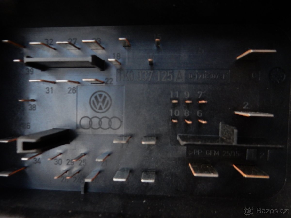 Pojistková skříň / blok Škoda Octavia II - 2