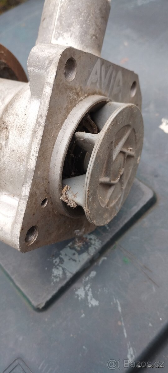 Vodní pumpa Avia A30-31 - 2