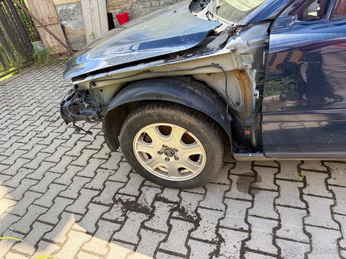 Volvo V70 2.4T147kw ND - 2