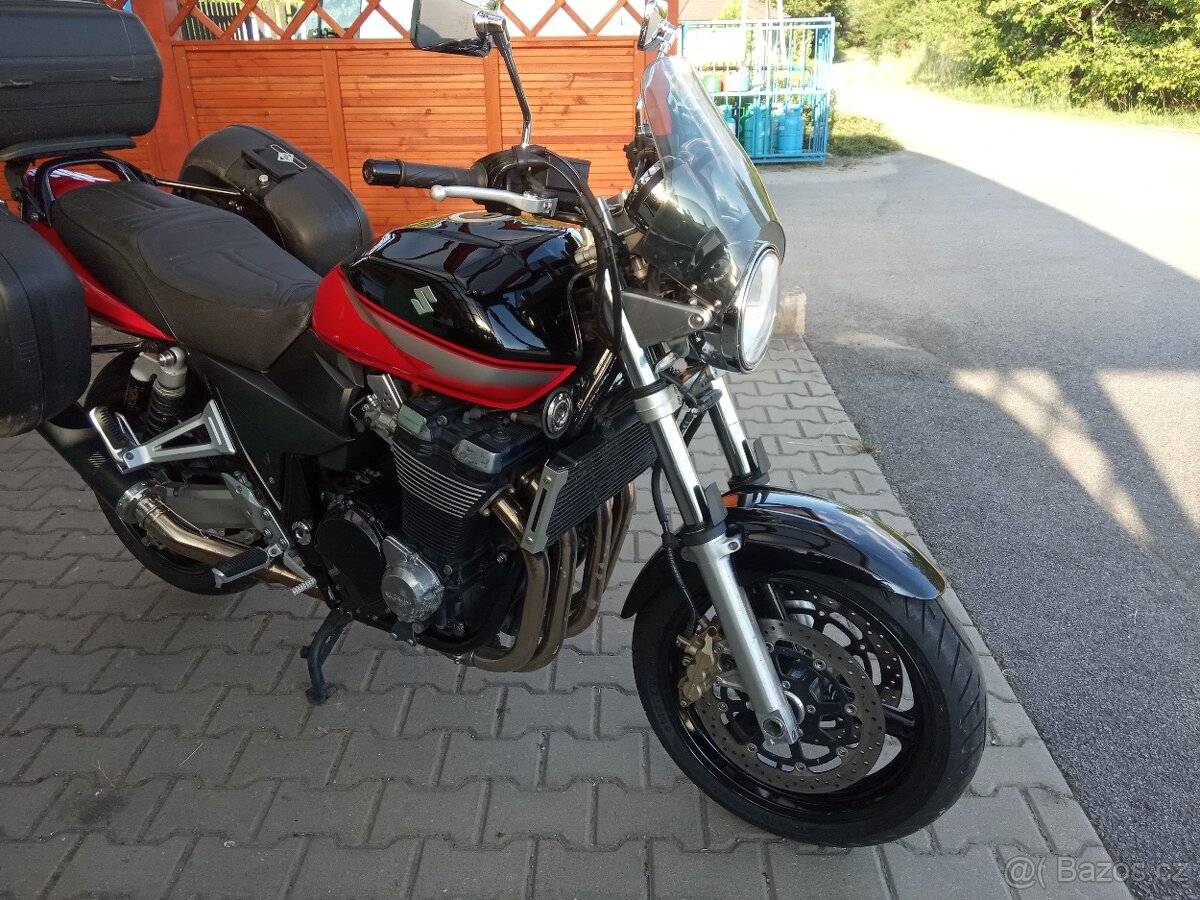 Suzuki GSX 1400 - 2