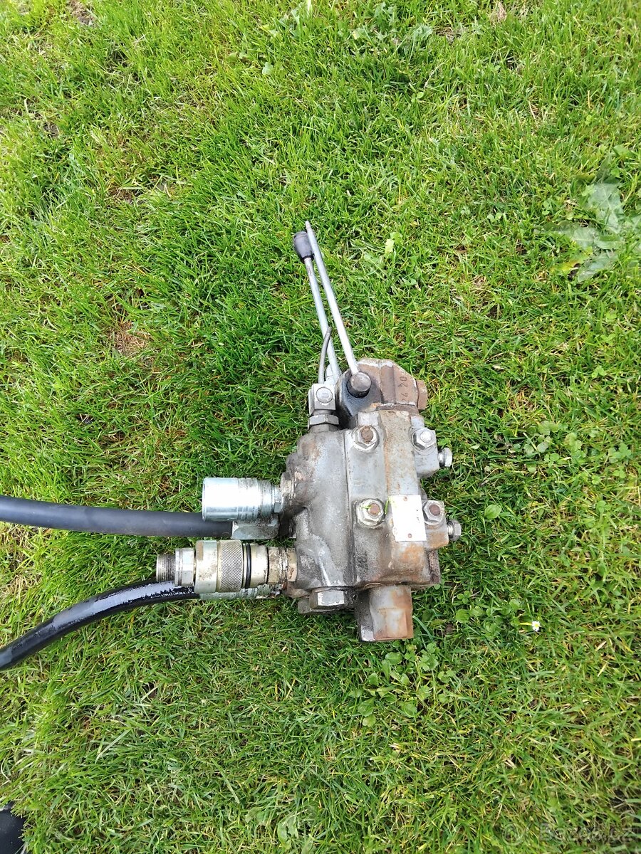 Hydraulicky rozvaděč - 2