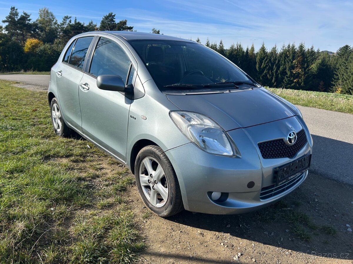 Toyota Yaris 1.4 D-4D 66 KW r.v.2006 automat - 2