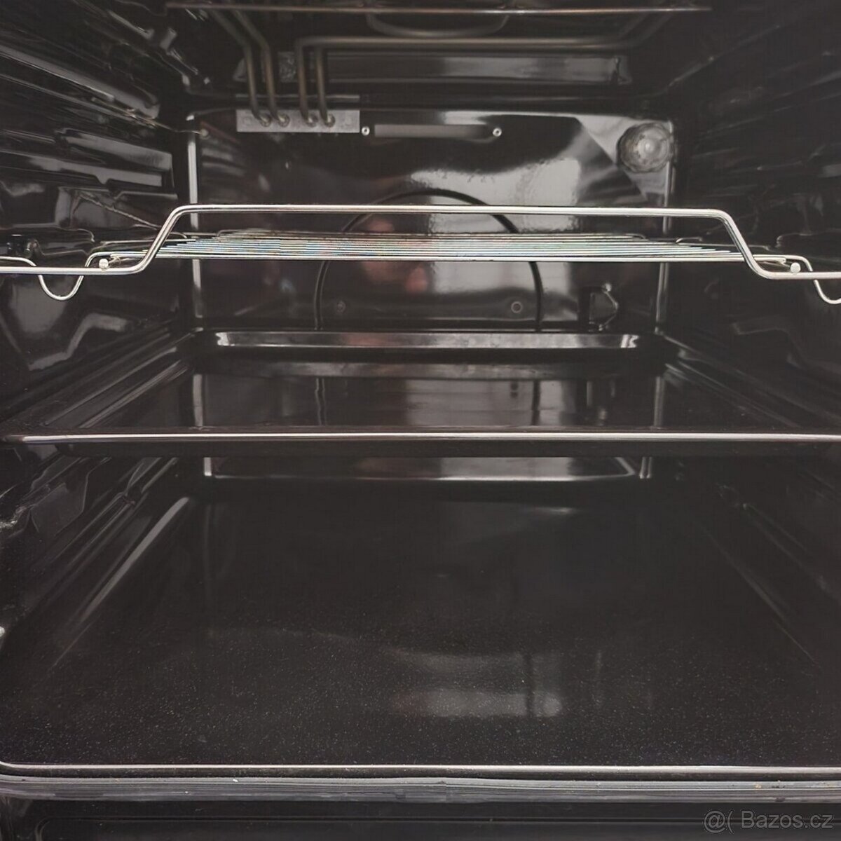 ČERVENÝ sporák třídy A Amica sklokeramika PĚKNÝ - 2