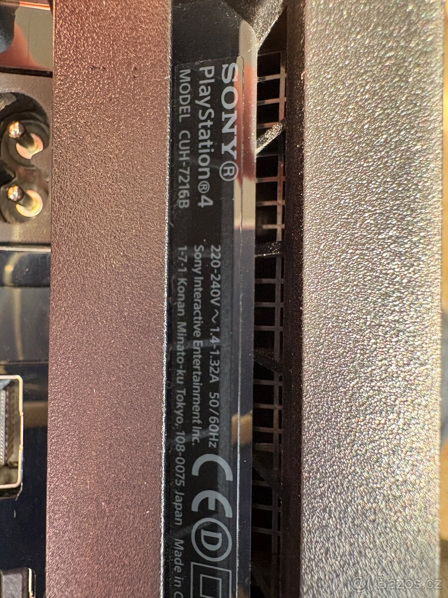 PS4 Pro 1Tb + 2x ovladač - 2