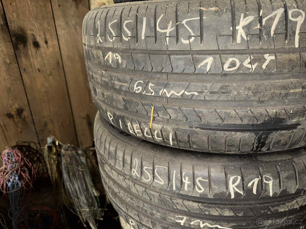 255/45 r19 Hankook a Pirelli. - 2