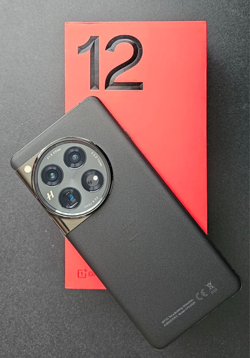 Vyměním OnePlus 12 / 6,82"/ 16+512 / Top STAV. - 2