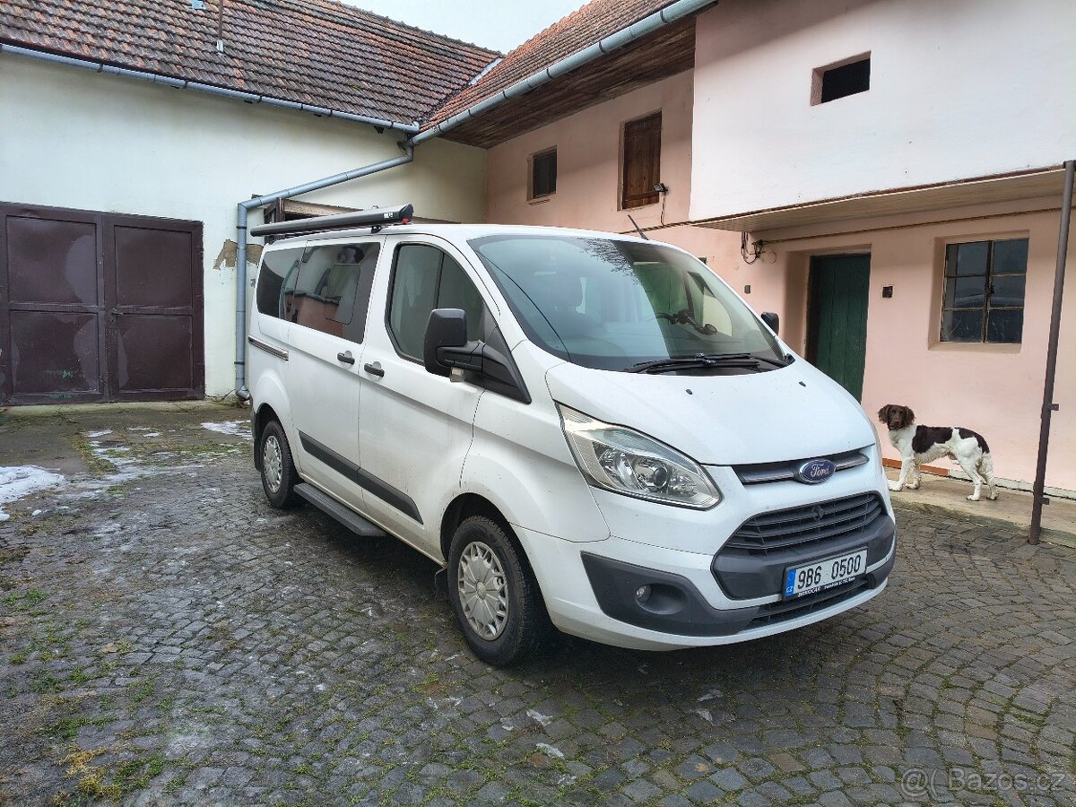 Tourneo Custom 2,2, 92 kW, koupeno v ČR - 2