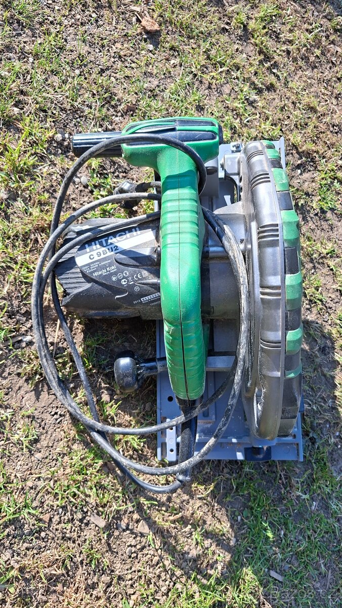 Okružní pila hitachi - 2