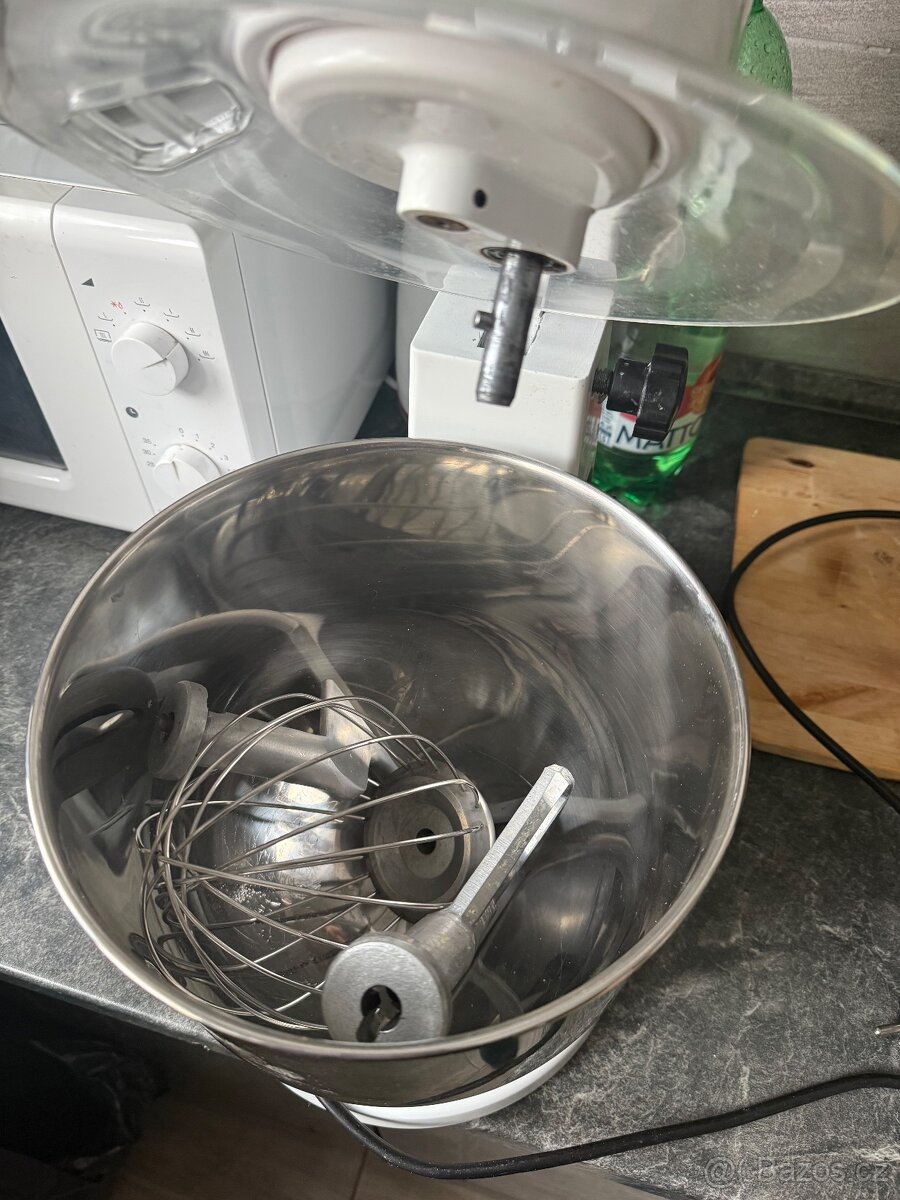 Kuchyňský robot technologic - 2