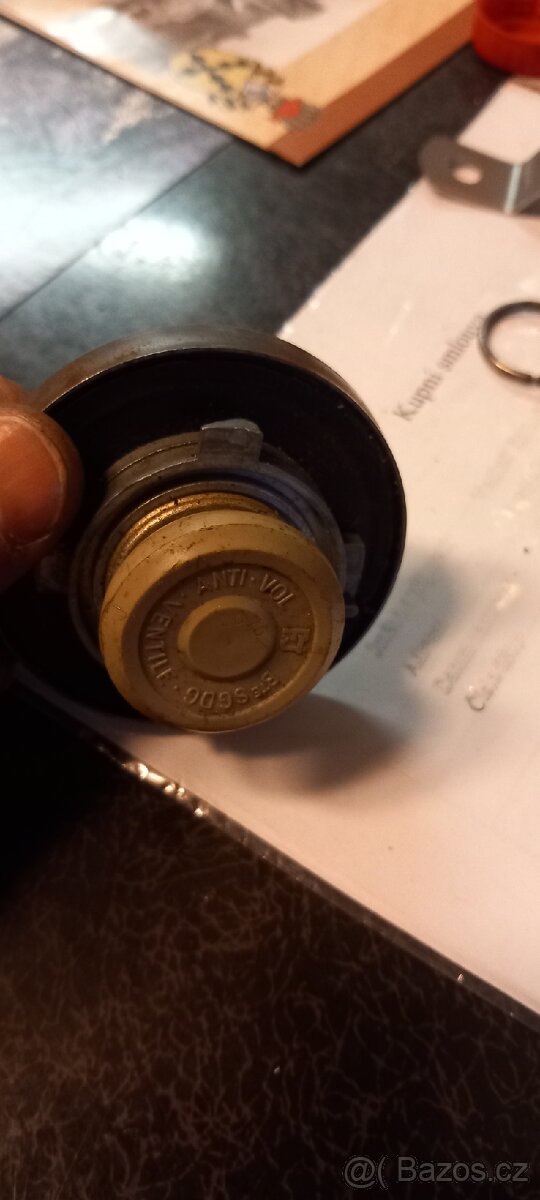 Zátka nádrže veterán - 2