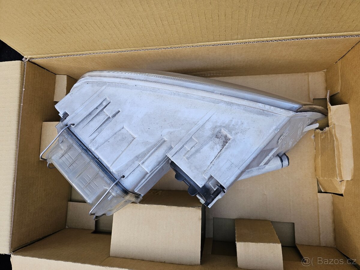 Přední světla - Škoda Octavia 2 - 2