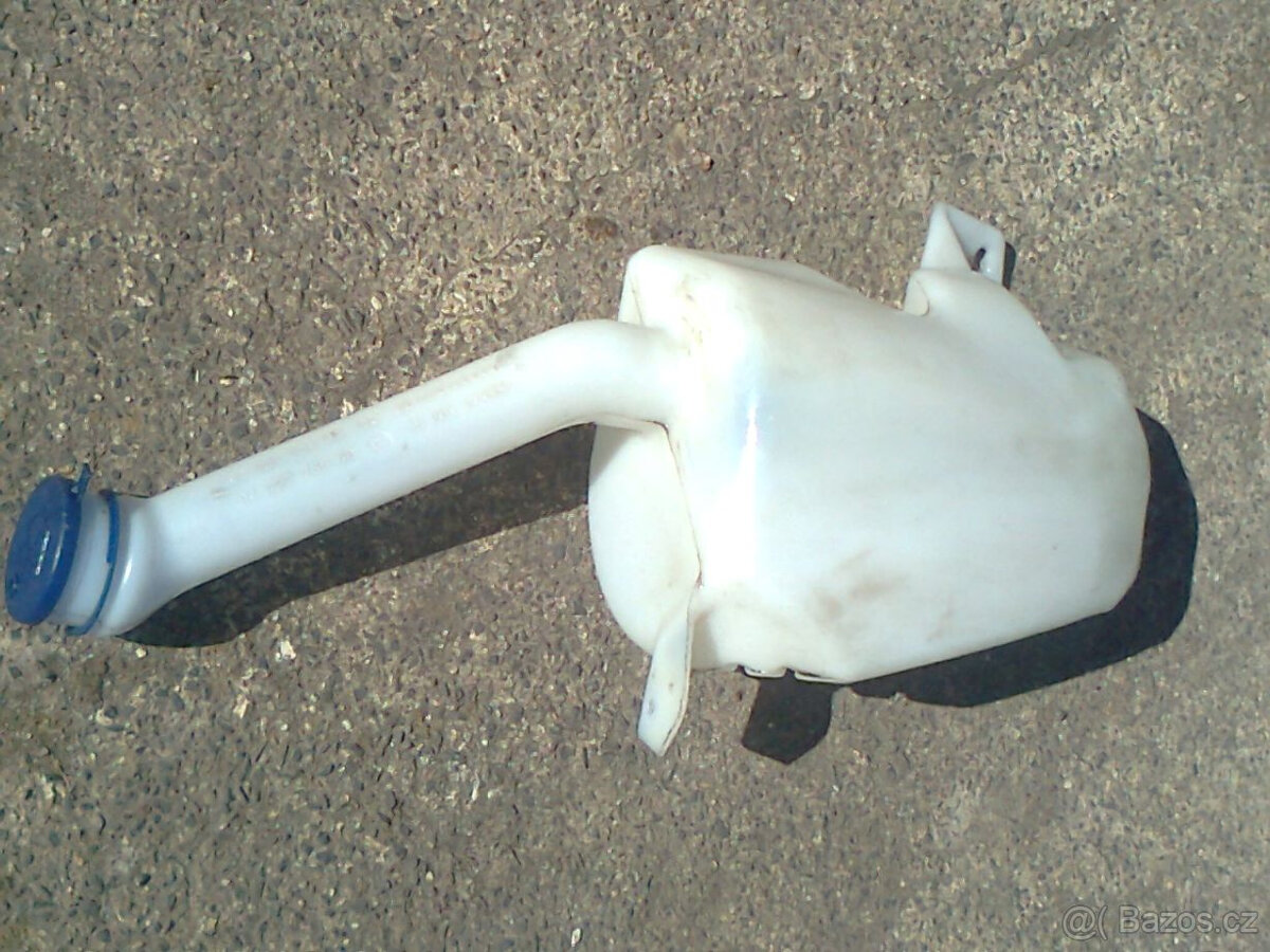 Citroen Berlingo,Peugeot Partner,nádobka ostřiku,od r.1996 - 2