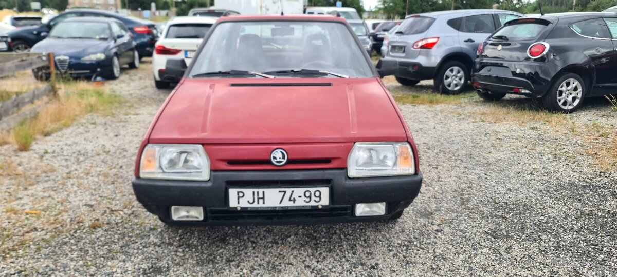 Škoda Favorit 1,3 GLXi r.v.1994.jen 90t.km.eko zaplaceno - 2