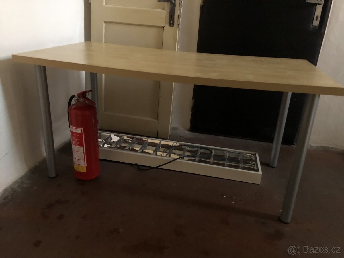 stůl ikea - 2