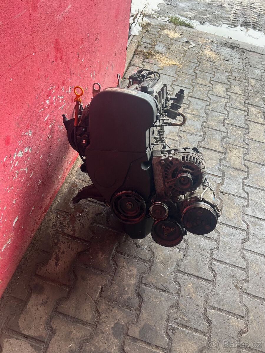 Motor Seat Cordoba 1,4 16V 55KW AUA prodám komplet - 2