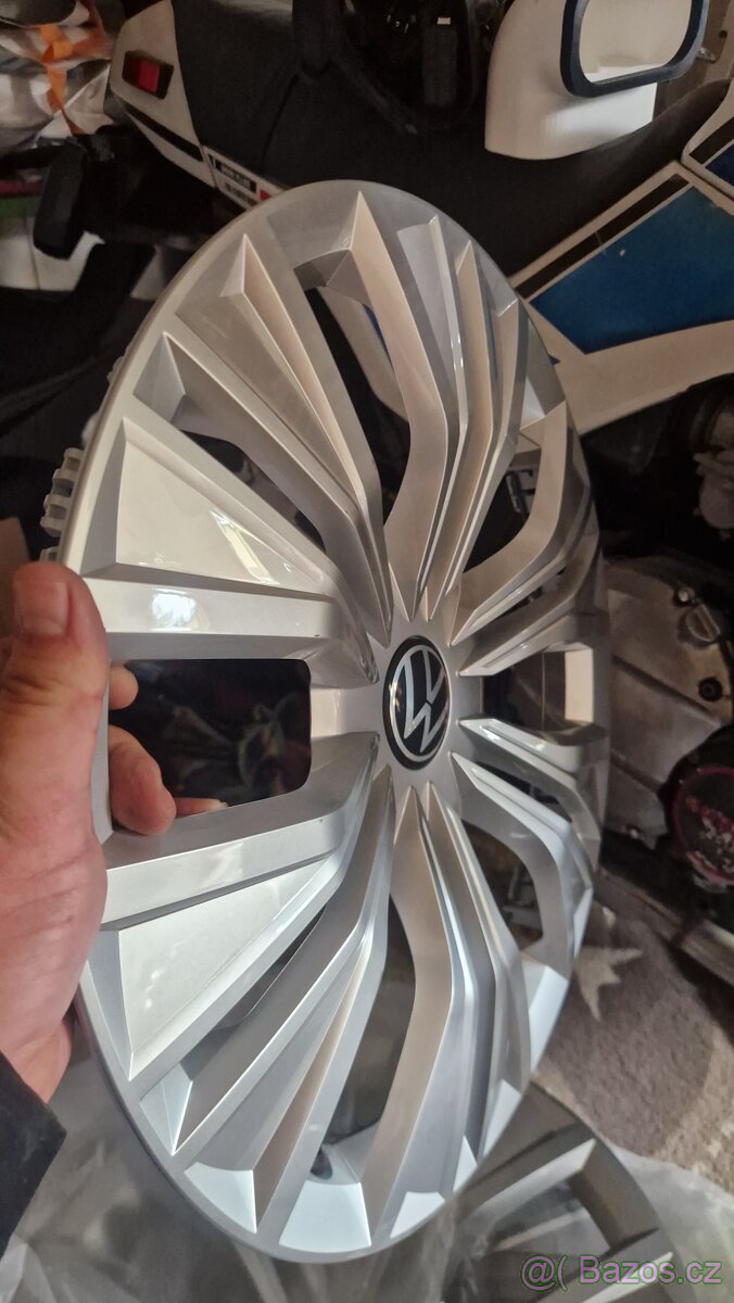 Sada nových originálních VW krytů kol. R17 - 2