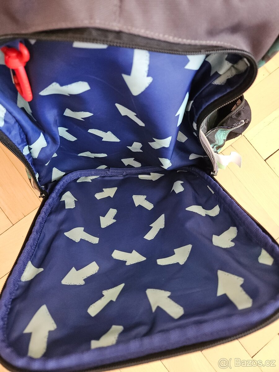 Prodám školní batoh Topgal + penál - 2