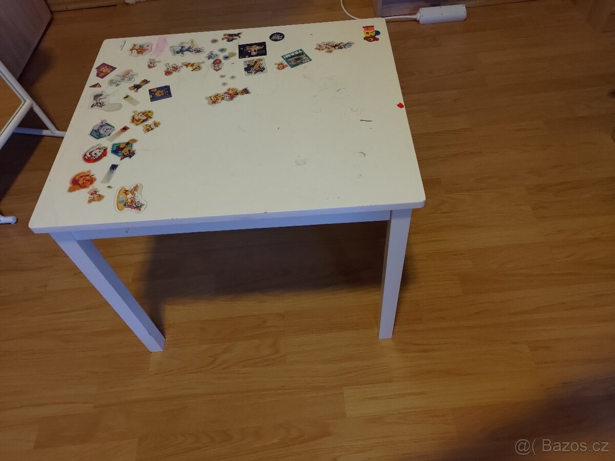 Daruji dětský stul za odvoz/odnos - 2