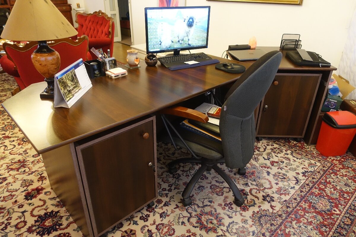 Kancelársky stôl - 2