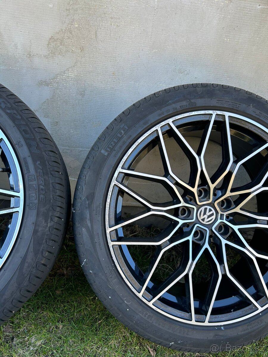 Prodám disky + pneu R20 z VWT5 - 2